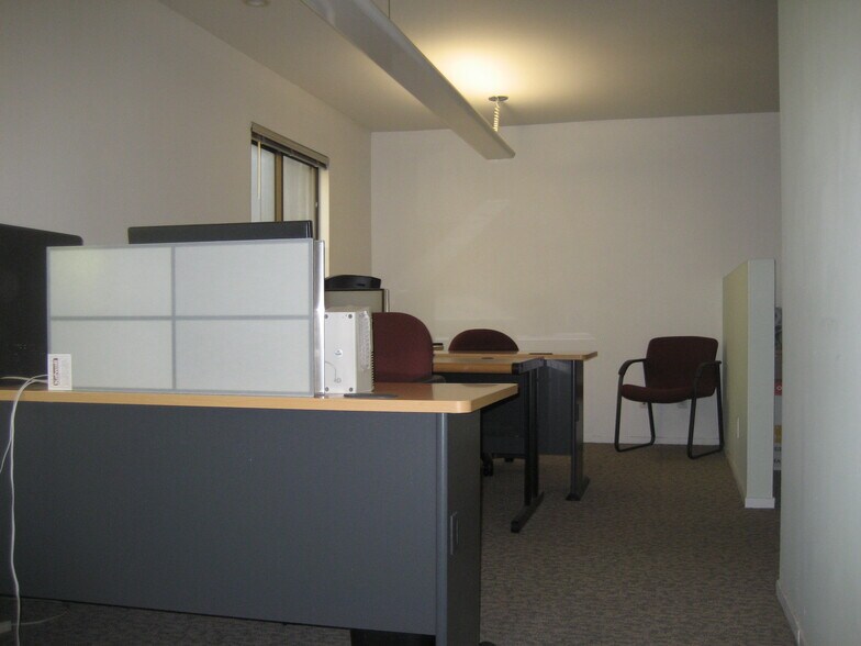 More Photos Of 930 Colorado Blvd, Los Angeles Office For Sale