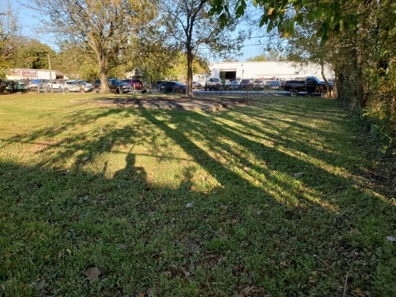 More Photos Of 410 W Canino Rd, Houston Manufacturing For Sale