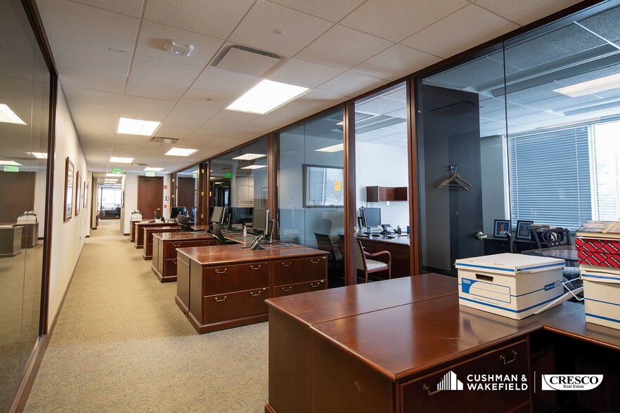 More Photos Of 31099 Chagrin Blvd, Pepper Pike Office For Sale