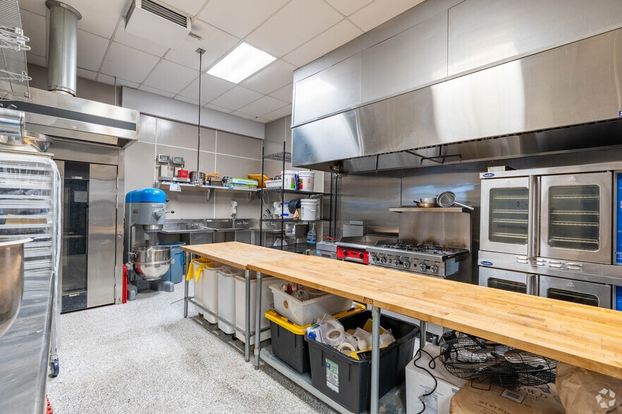 More Photos Of 3212 E Olympic Blvd, Los Angeles Restaurant For Lease