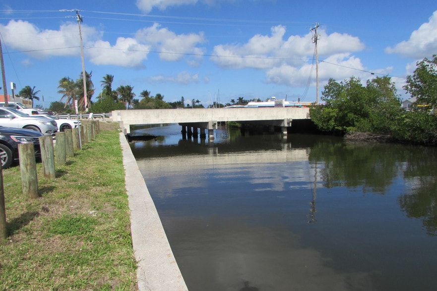 More Photos Of 4547 Pine Island Rd, Matlacha Storefront For Sale