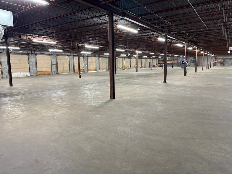 More Photos Of 900-920 W Fairfield Rd, High Point Warehouse For Lease