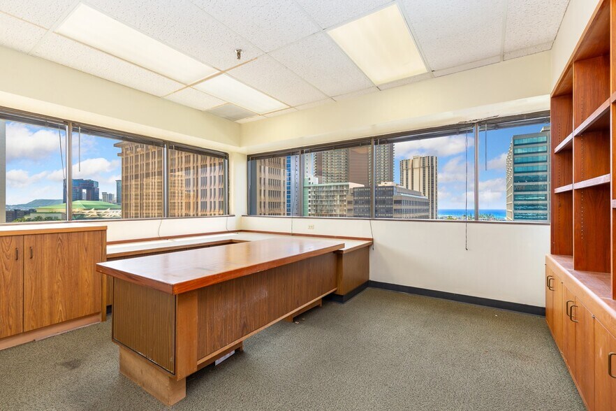 More Photos Of 1580 Makaloa St, Honolulu Office For Lease