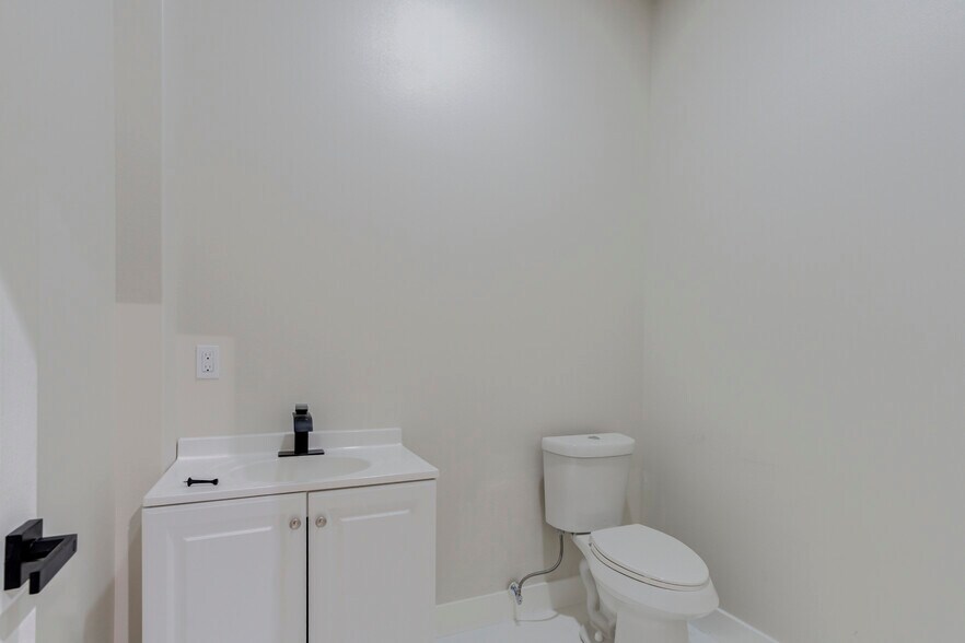 More Photos Of MLK between 98th & 114th, Lubbock Industrial For Sale