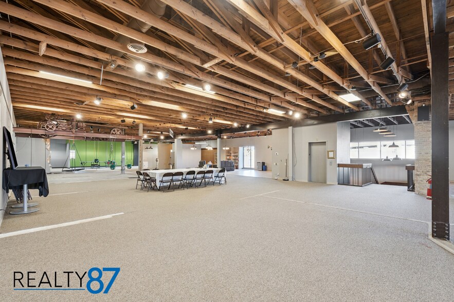 More Photos Of 724 3rd Ave SE, Cedar Rapids Freestanding For Lease