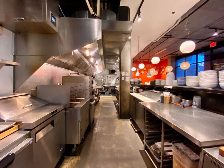 More Photos Of 1200 NW 18th Ave, Portland Apartments For Lease