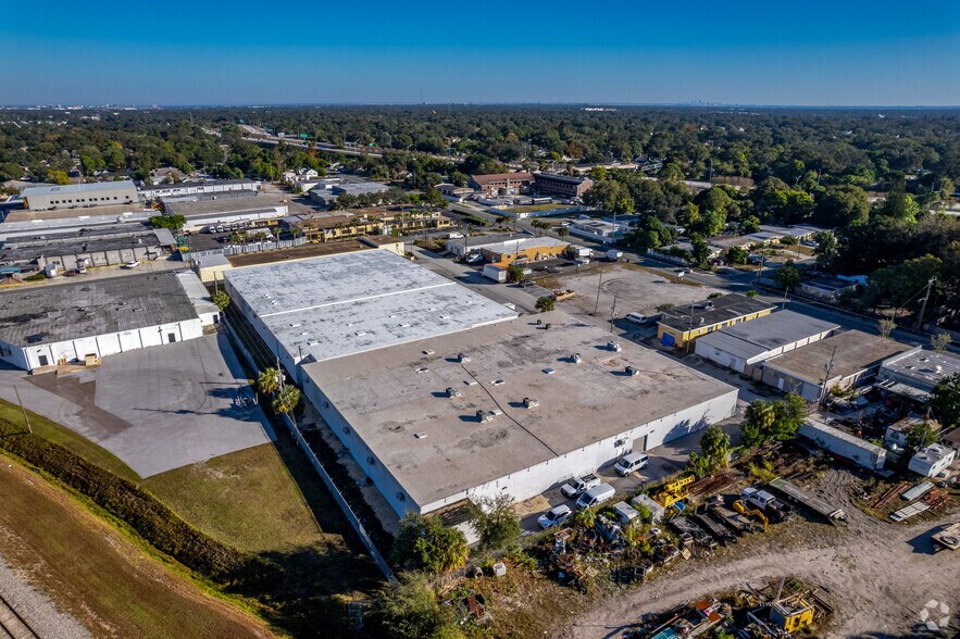 More Photos Of 2442 N 23rd St, Saint Petersburg Light Distribution For Lease