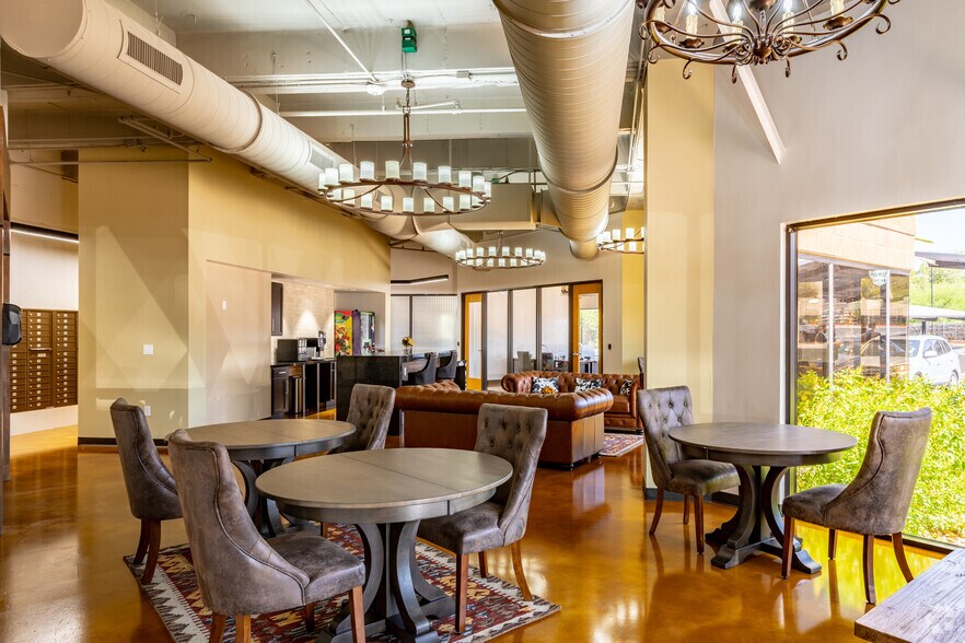 More Photos Of 8940 Fourwinds Dr, San Antonio Medical For Lease