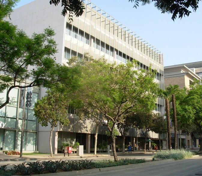 More Photos Of 99 S Lake Ave, Pasadena Loft Creative Space For Lease