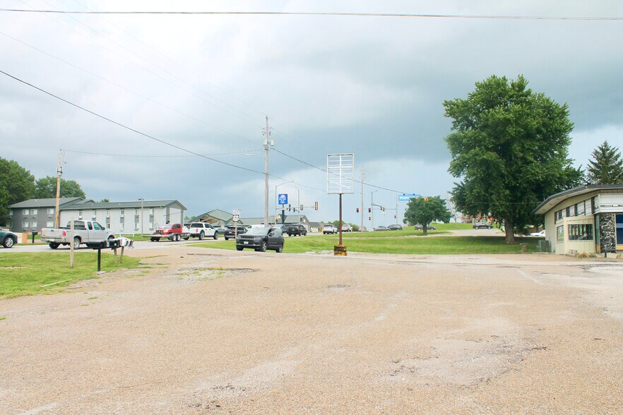 More Photos Of 1709-1713 E 7th St, Atlantic General Retail For Sale