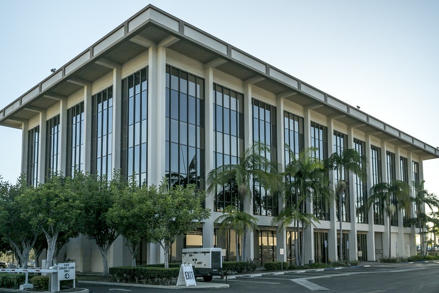 More Photos Of 15111 Whittier Blvd, Whittier Medical For Lease