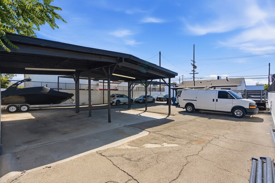 More Photos Of 13449 Van Nuys Blvd, Pacoima Storefront Retail Office For Sale