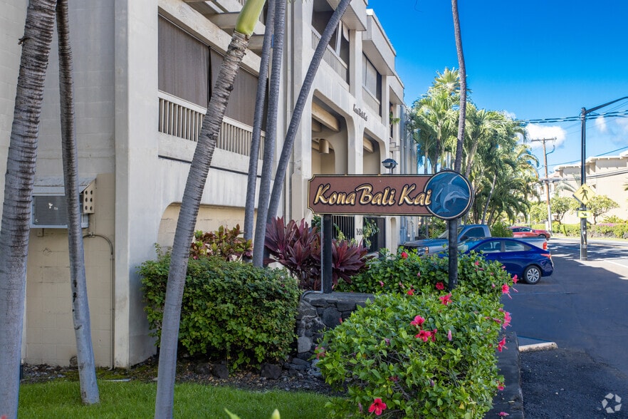 More Photos Of 76-6246 Ali'i Dr, Kailua Kona Hotel For Sale