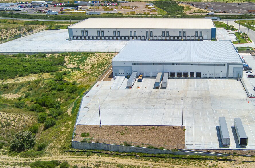More Photos Of 119 Man United St., Laredo Warehouse For Sale
