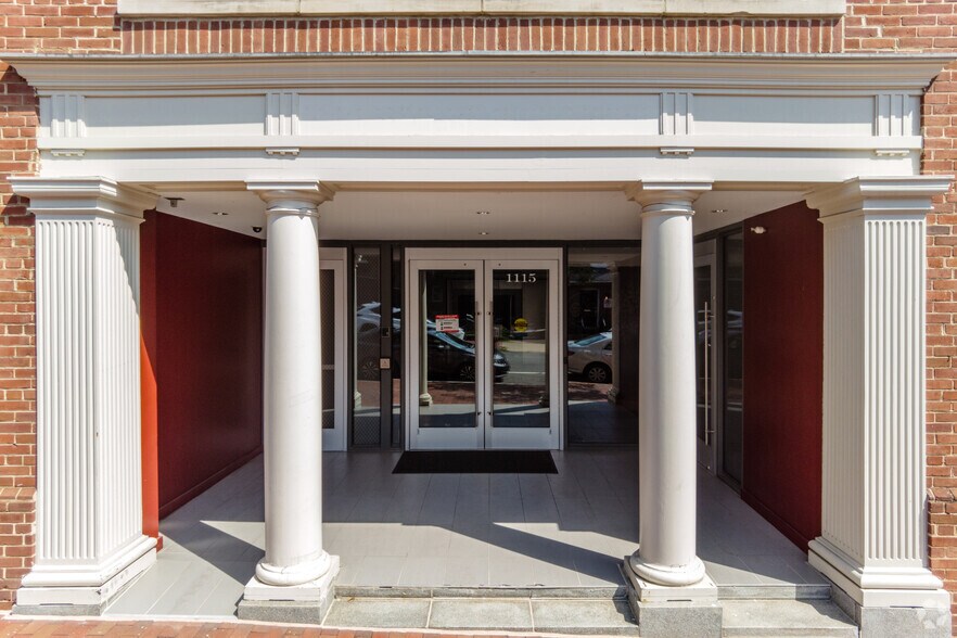 More Photos Of 1115 30th St NW, Washington Office For Lease