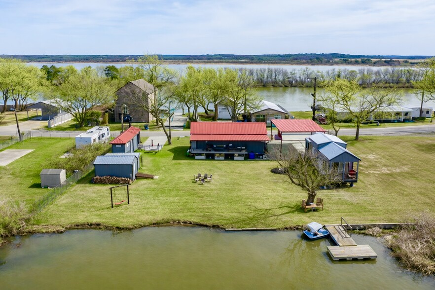 More Photos Of 2013 Bedford Ct, Weatherford Hospitality For Sale
