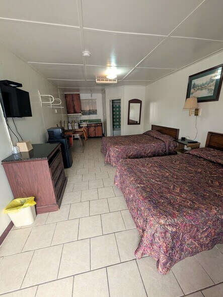 More Photos Of 1134 US Highway 80, Selma Hotel For Sale