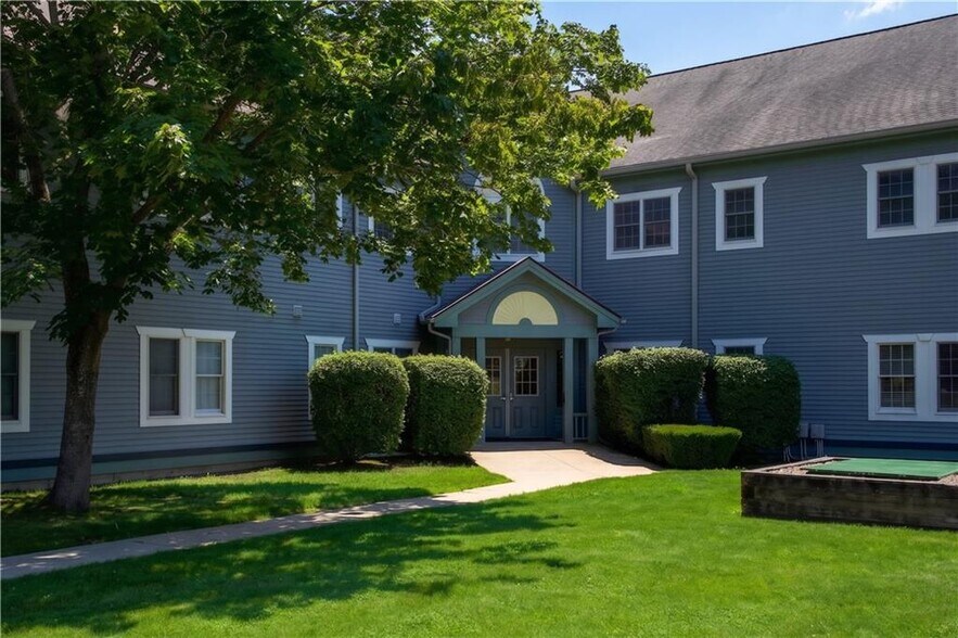 More Photos Of 320 Phillips St, North Kingstown Medical For Sale