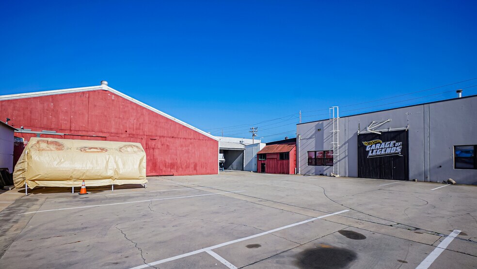 More Photos Of 600 Lairport St, El Segundo Warehouse For Lease