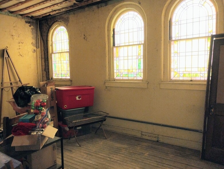 More Photos Of 906 Elm St, Coffeyville Religious Facility For Sale