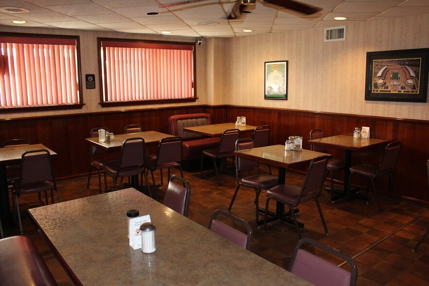 More Photos Of 725 Main St, Wintersville Restaurant For Sale