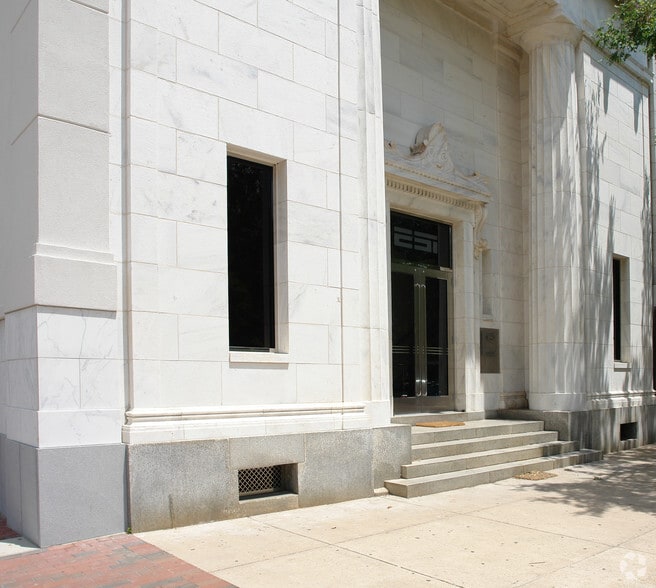 More Photos Of 823 Broad St, Augusta Office For Lease