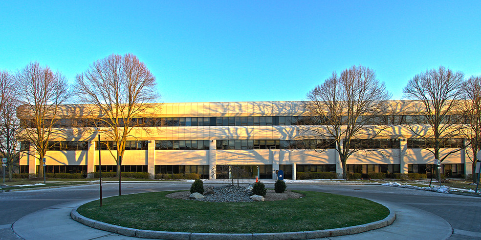 Primary Photo Of 100 S Bedford Rd, Mount Kisco Coworking Space