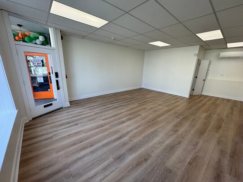 More Photos Of 3 Pearl St, Mystic Storefront Retail Residential For Lease