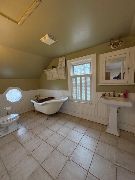 More Photos Of 2013 Beecher Rd, Plano Freestanding For Sale