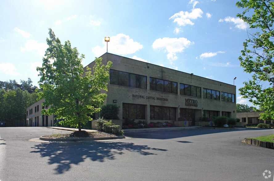 More Photos Of 8433 Backlick Rd, Lorton Flex For Lease