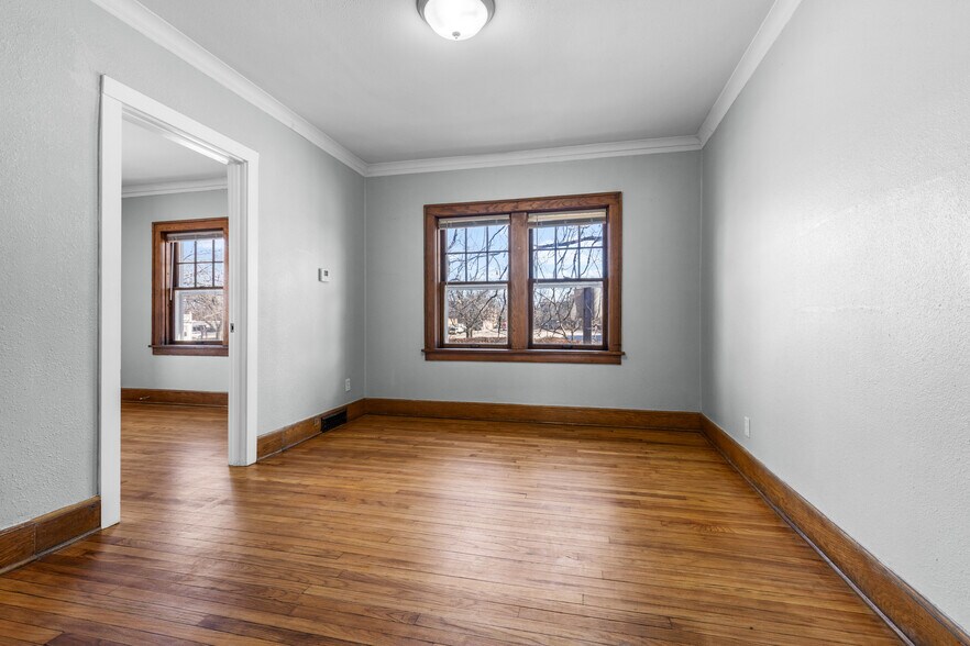 More Photos Of 910 4th Ave, Rockford Apartments For Sale