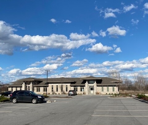 More Photos Of 16045 108th Ave, Orland Park Medical For Lease