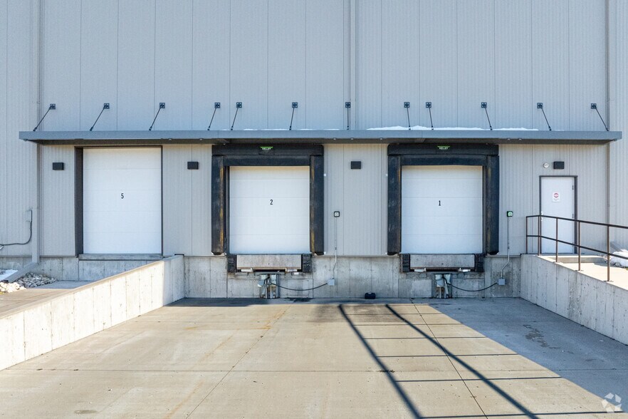 More Photos Of 4245 Capital Cir, Janesville Warehouse For Lease