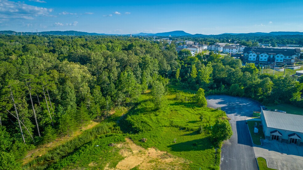 More Photos Of 2384 Apex Lane, Hixson Industrial For Lease