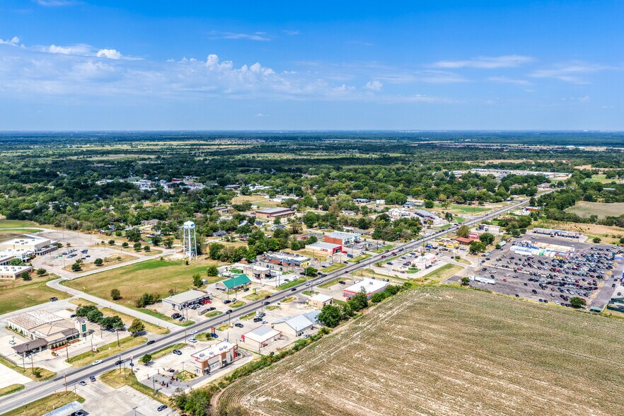 More Photos Of 8883-8885 State Highway 34 S, Quinlan Office For Lease