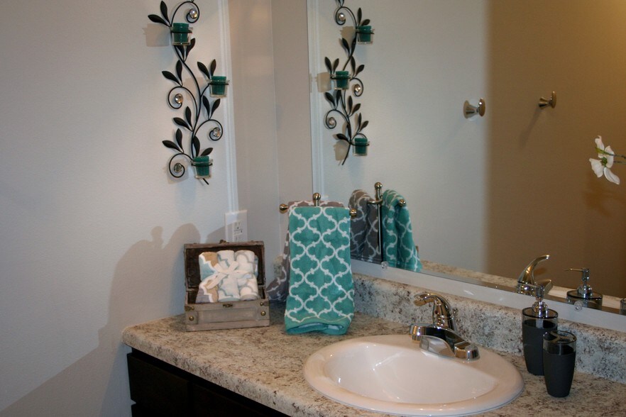 More Photos Of 1220-1250 27th Ave NW, Minot Apartments For Sale