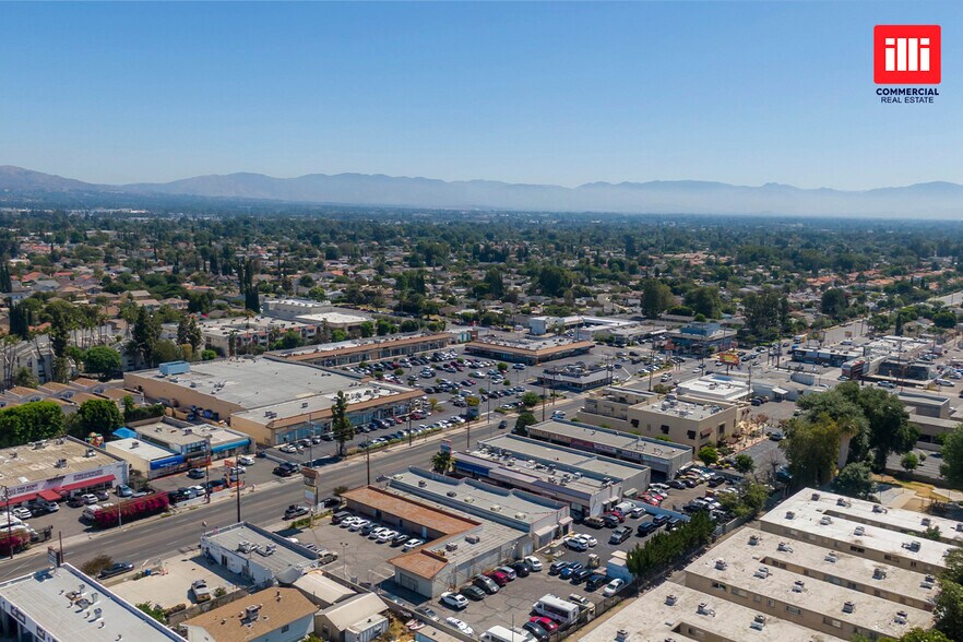 More Photos Of 20111-20149 Saticoy St, Winnetka Storefront For Lease