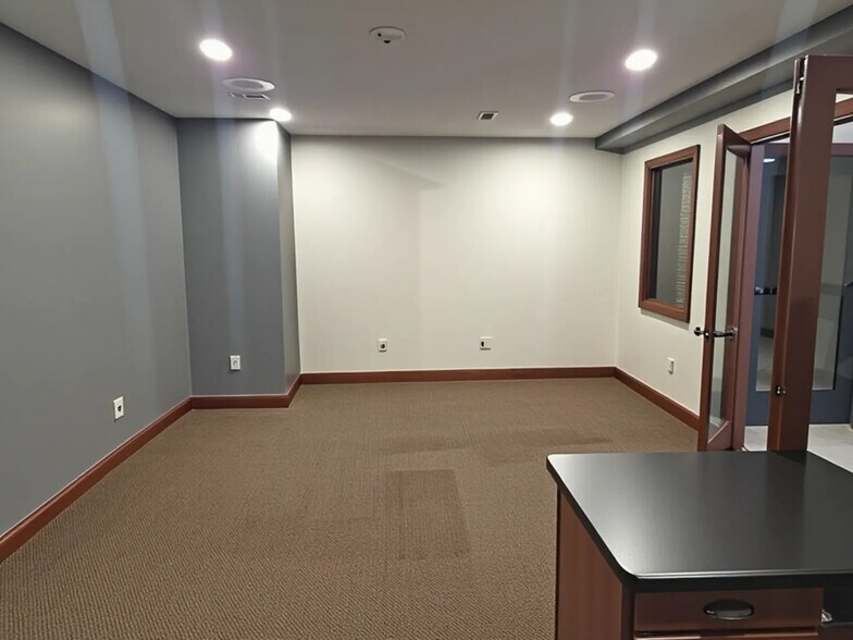 More Photos Of 1208 Eagleridge Blvd, Pueblo Healthcare For Lease