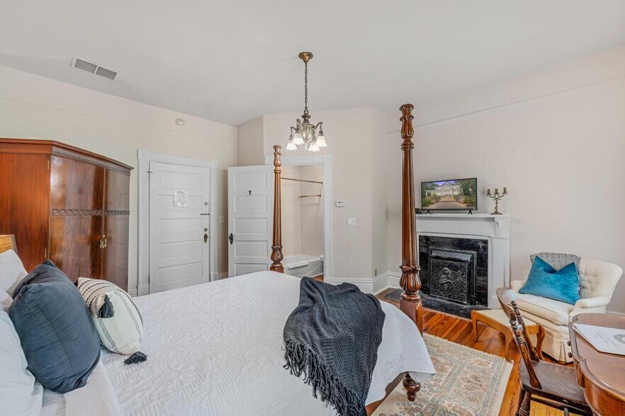 More Photos Of 252 Seavy St, Senoia Hospitality For Sale