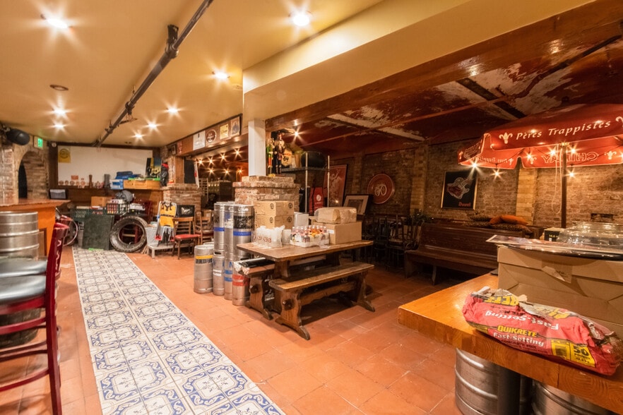 More Photos Of 800 Greenwich St, San Francisco Storefront Retail Residential For Lease