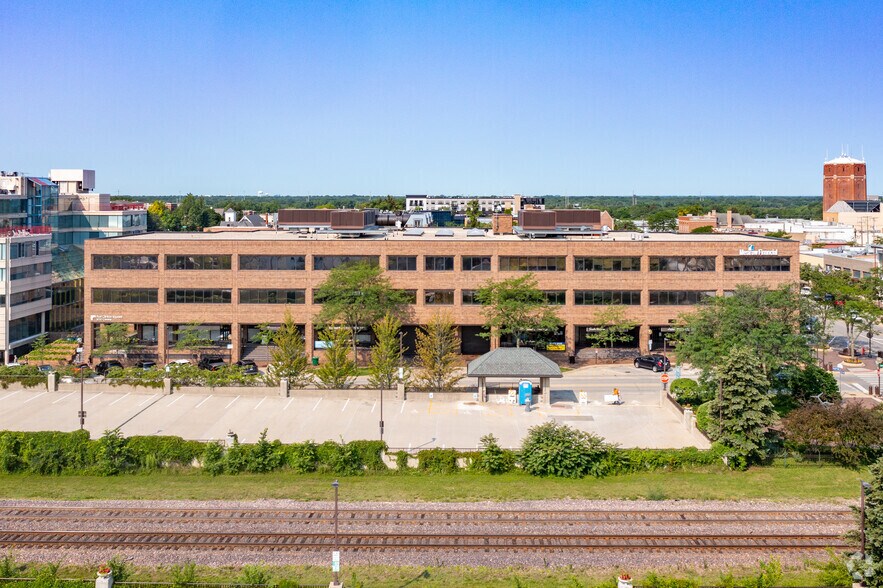 More Photos Of 600-610 Central Ave, Highland Park Office For Lease