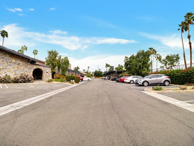 More Photos Of 40004 Cook St, Palm Desert Medical For Lease