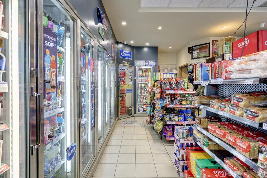 More Photos Of 600 Rue De La Visitation, Saint-charles-borromee Convenience Store For Sale