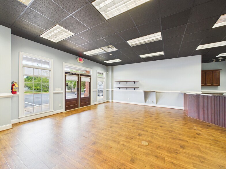 More Photos Of 7559 Kayne Blvd, Columbus Freestanding For Lease