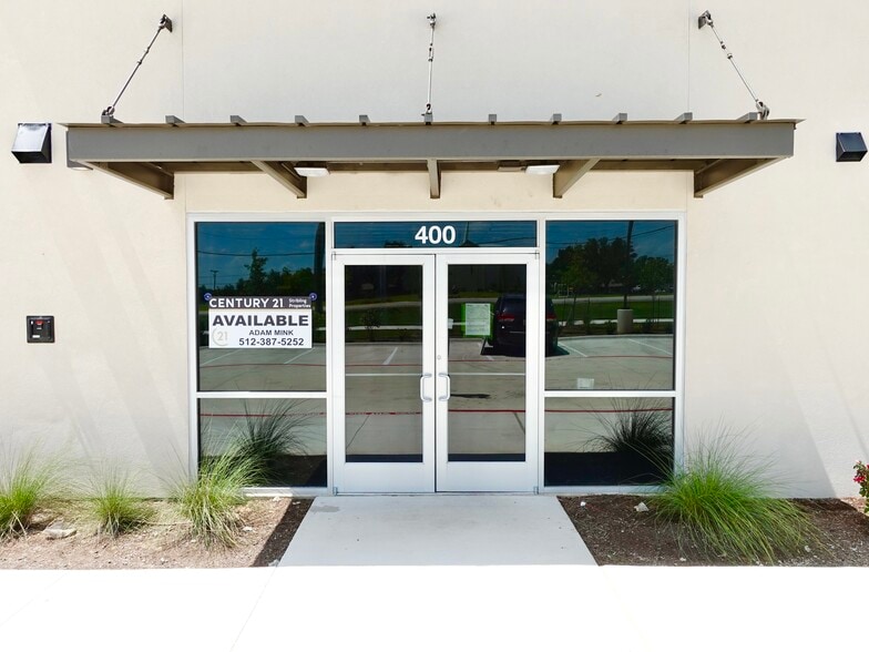 More Photos Of 2651 University ave, Georgetown Storefront Retail Office For Lease