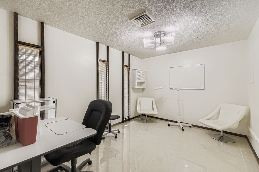 More Photos Of 4219 S Broadway, Englewood Medical For Sale