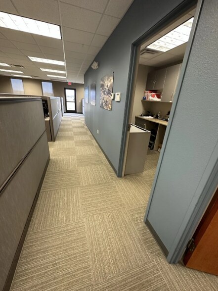 More Photos Of 151 Saint Andrews Ct, Mankato Office For Lease