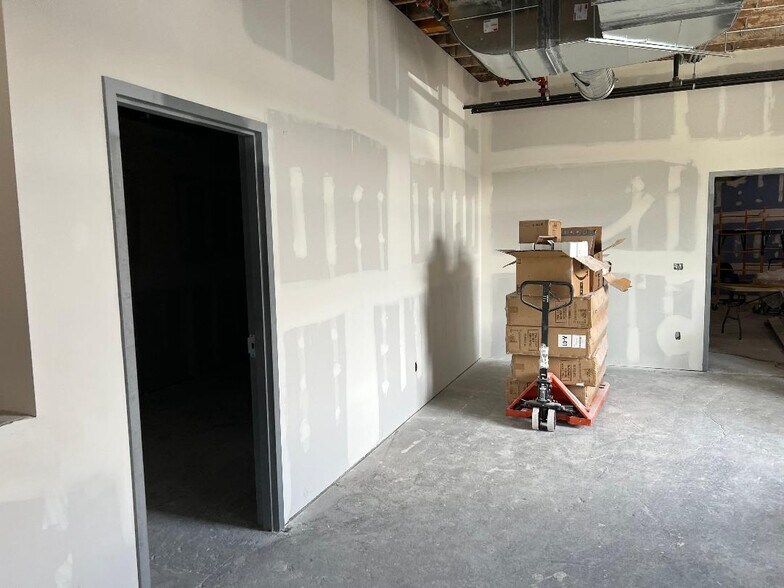 More Photos Of 125 E State St, Cherry Valley Restaurant For Lease