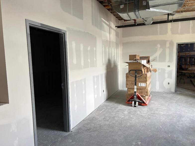 More Photos Of 125 E State St, Cherry Valley Restaurant For Lease