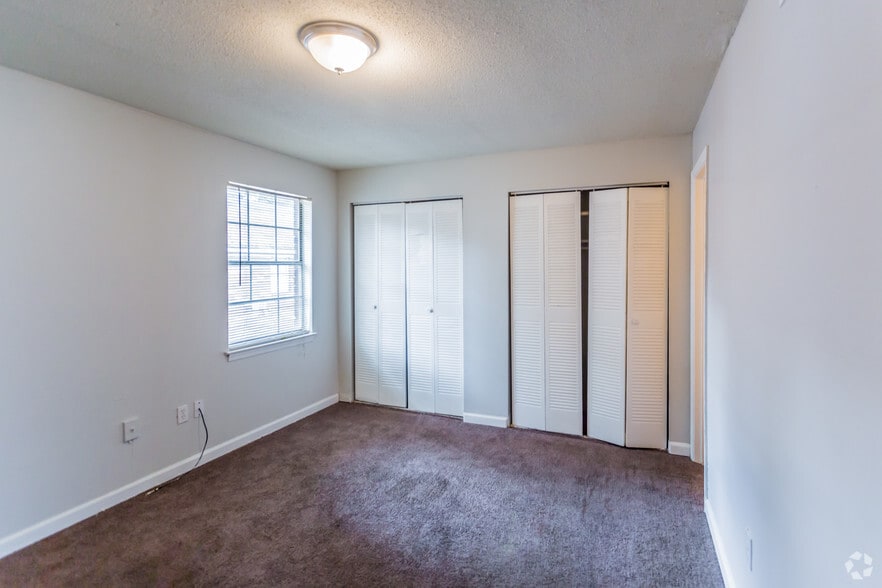 More Photos Of 2295 Candlewyck Cir, Memphis Apartments For Sale